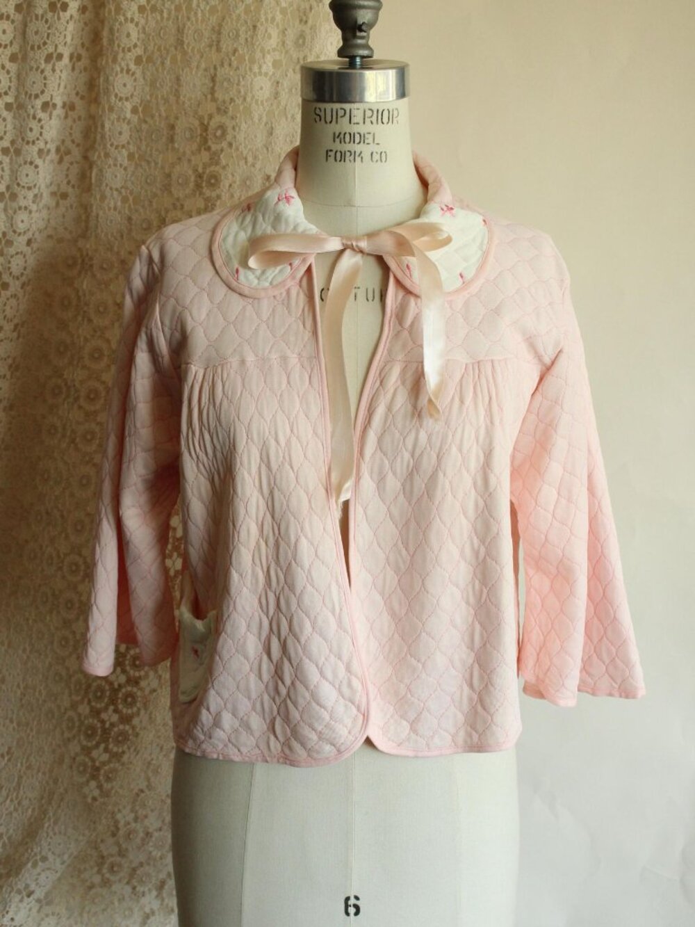 Vintage 1960s Bed Jacket, Barbizon Quilted Short Robe, Peter Pan Collar, Pocket